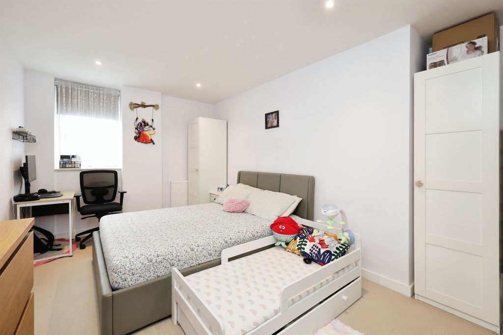 Property photo 3 of 15