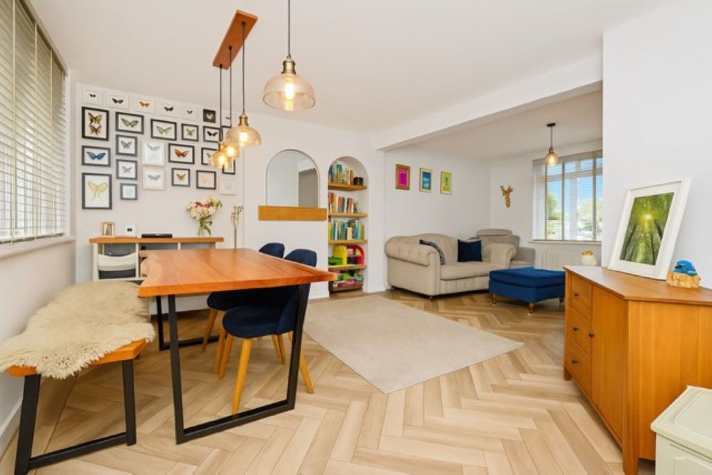 Property photo 2 of 19