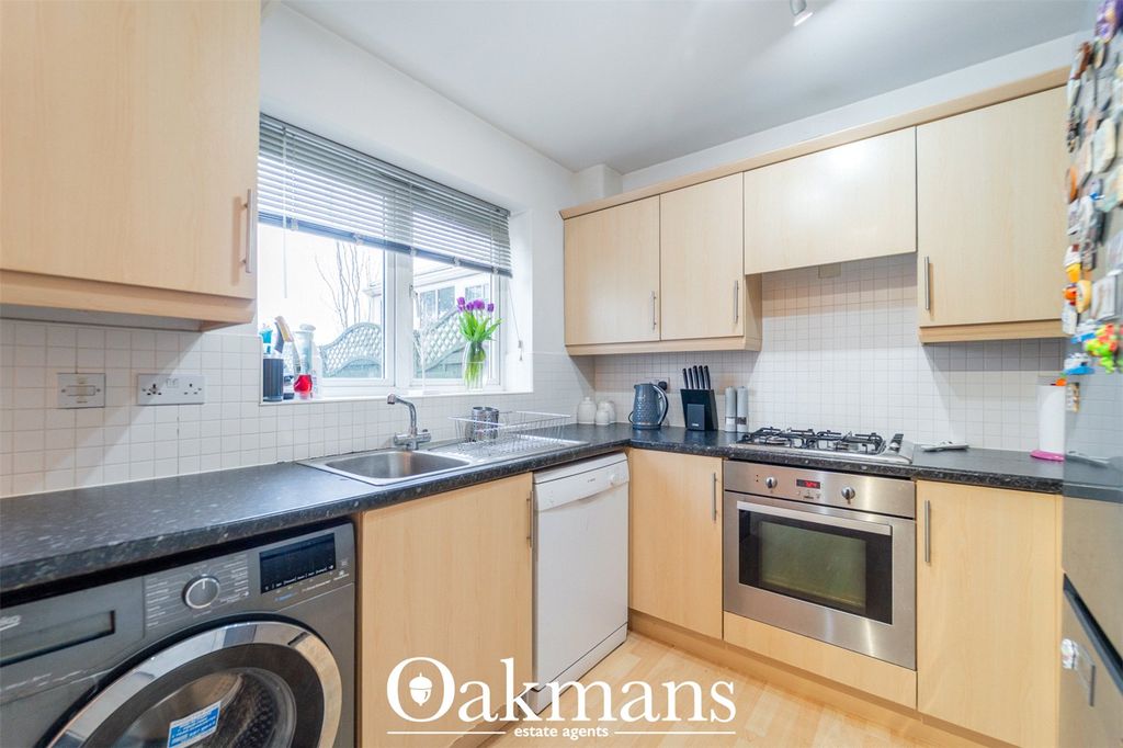 Property photo 2 of 23 Picture No. 11