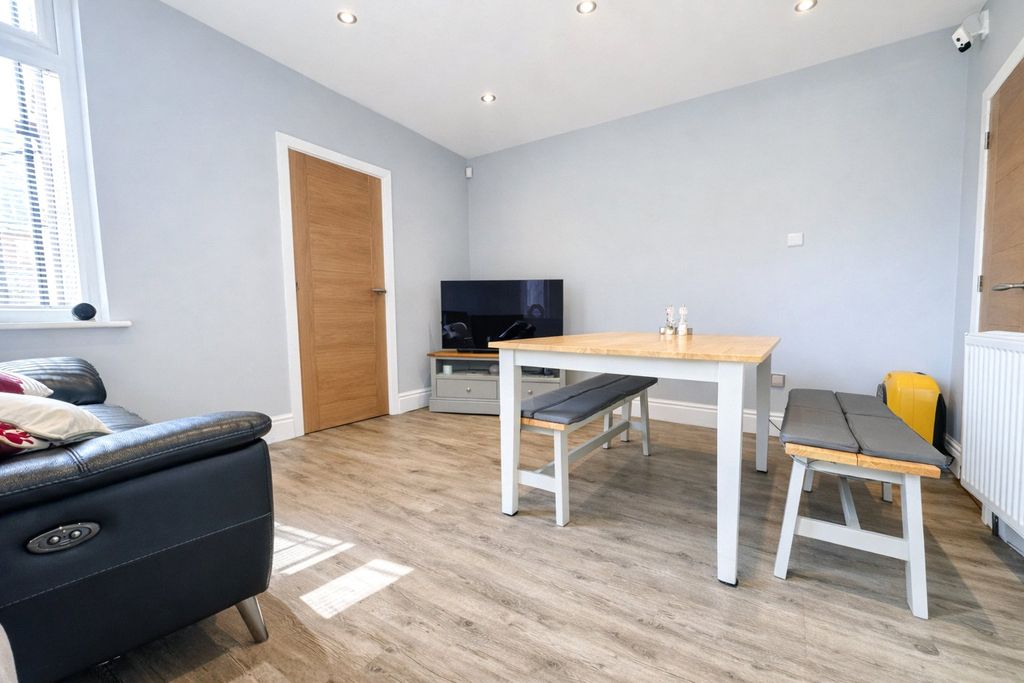 Property photo 2 of 10 Picture No. 03