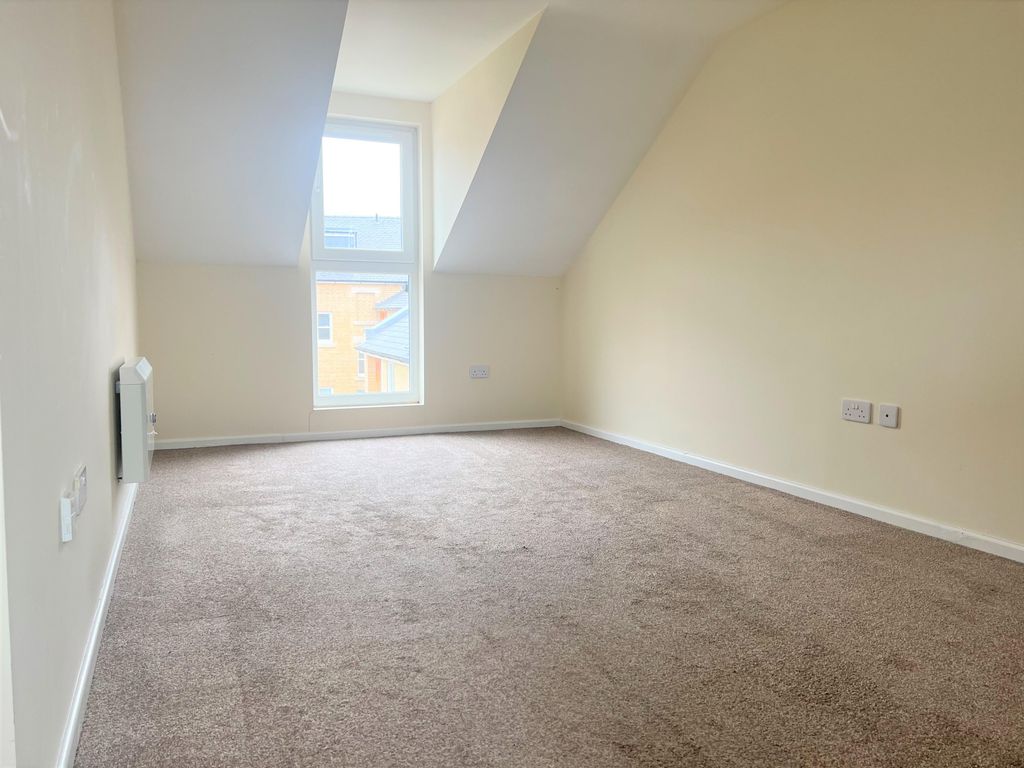 Property photo 3 of 6 Living Room