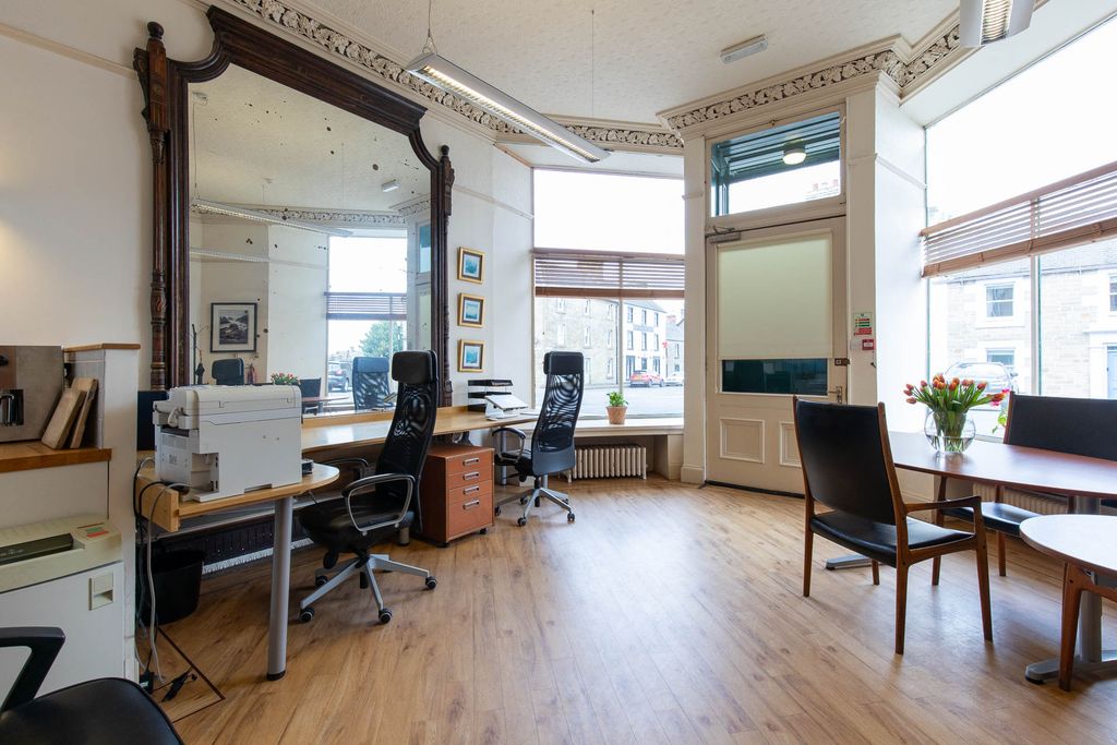 Property photo 2 of 32