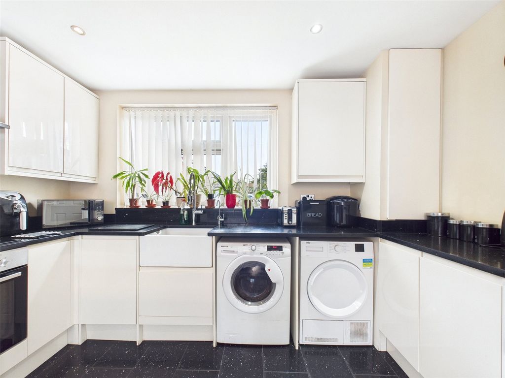 Property photo 3 of 13 Kitchen