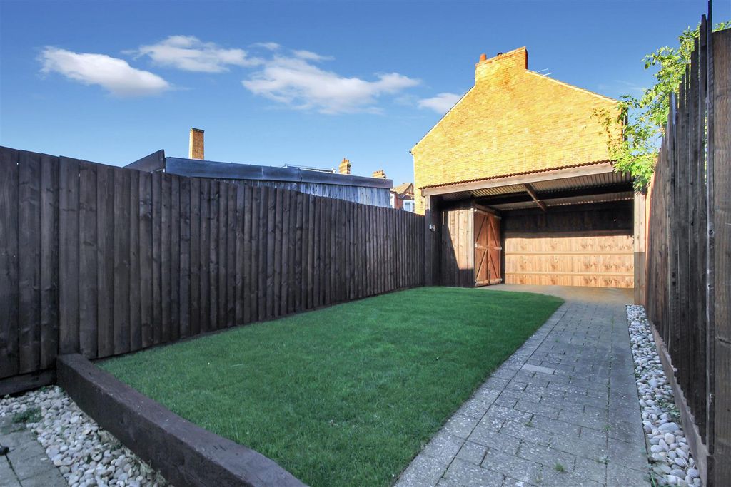 Property photo 2 of 16 Img_8918.Jpg