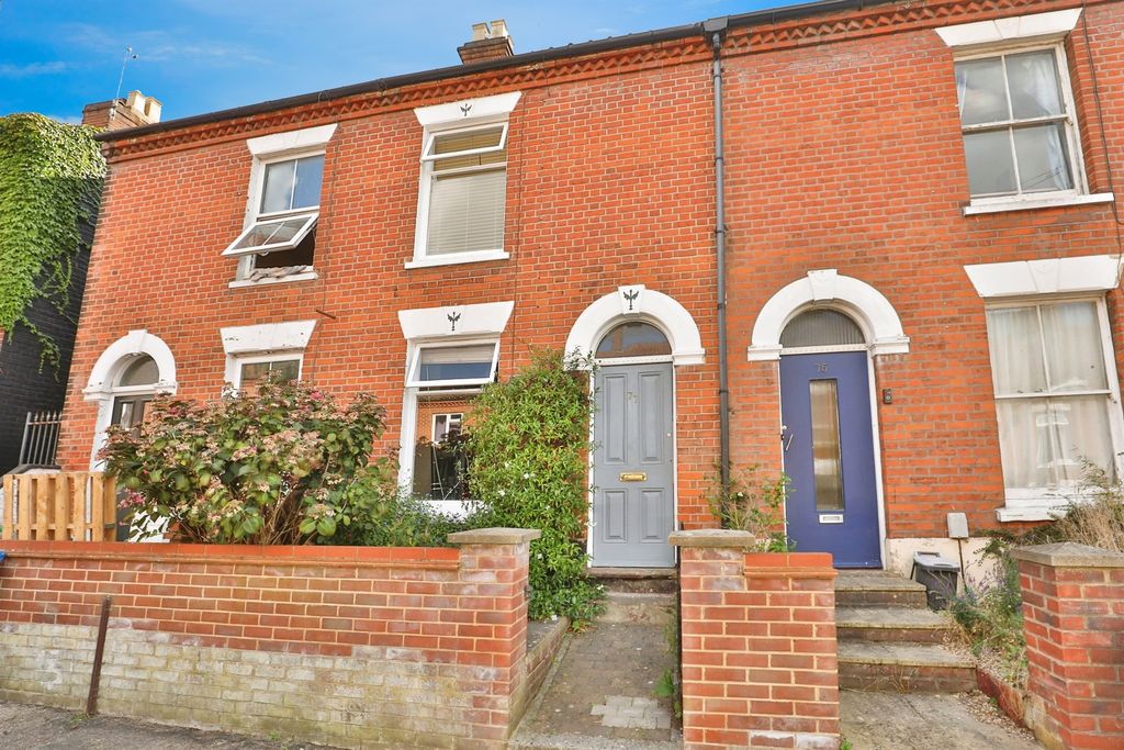 Property photo 1 of 17
