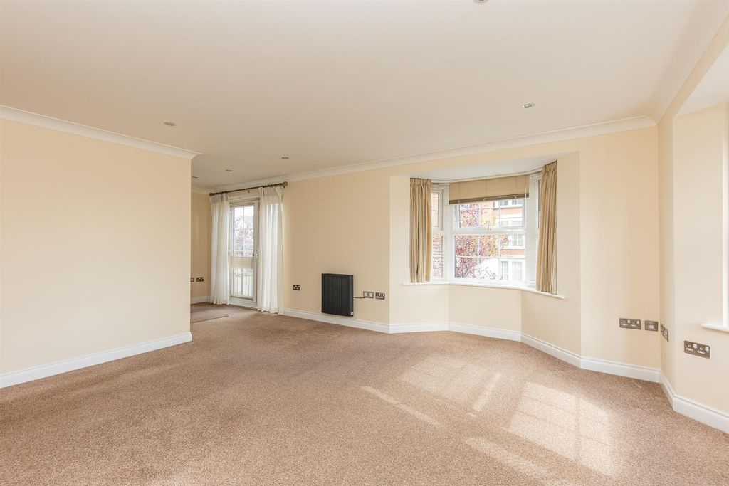 Property photo 3 of 10 Lounge/Diner