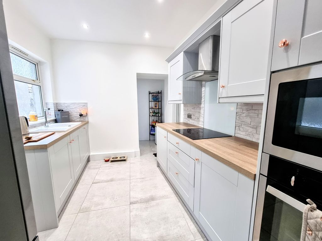 Property photo 3 of 8 Bedroom