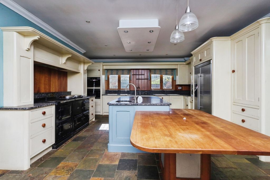 Property photo 3 of 43 Pbox-Img.Jpg