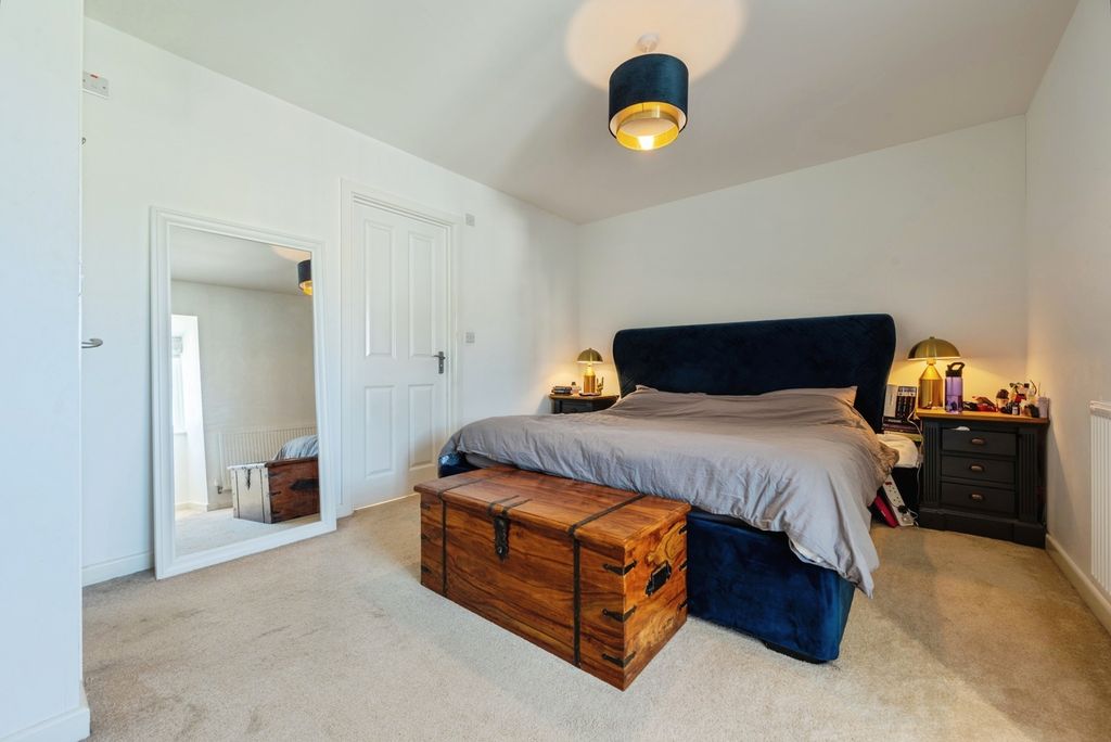 Property photo 2 of 17 Photo