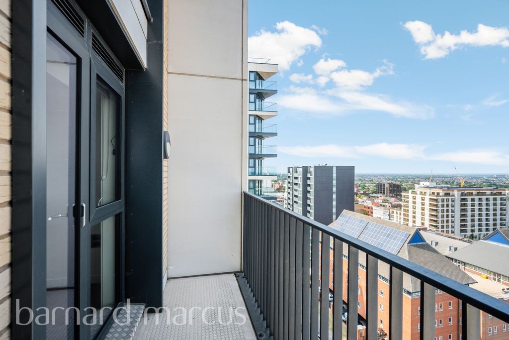 Property photo 2 of 8 Bedroom 1