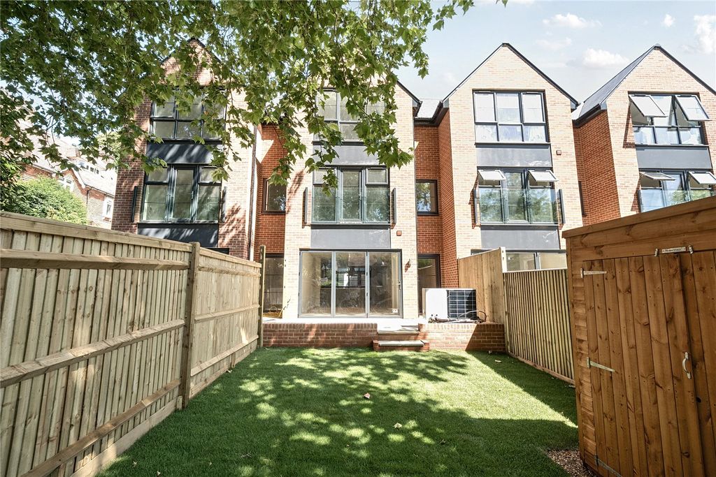 Property photo 2 of 21 Picture No. 06