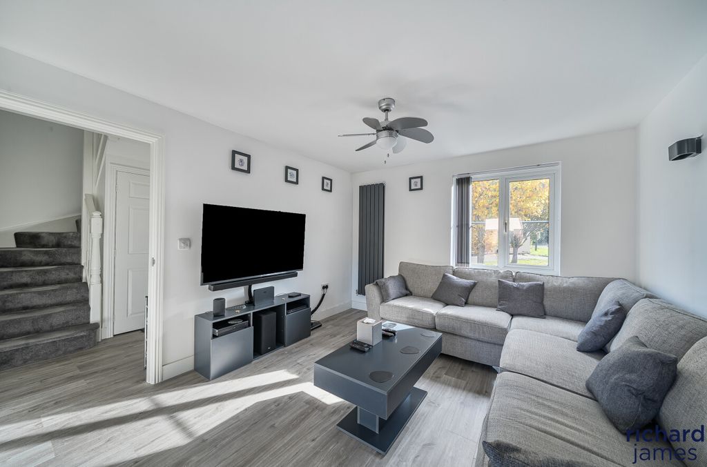 Property photo 2 of 14 E6Bc3F793d744Fe4A645432B0Eb6d476