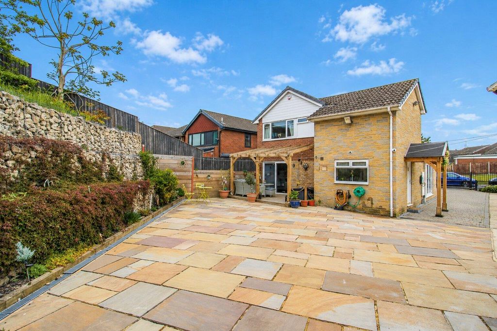 Property photo 2 of 15 Outside