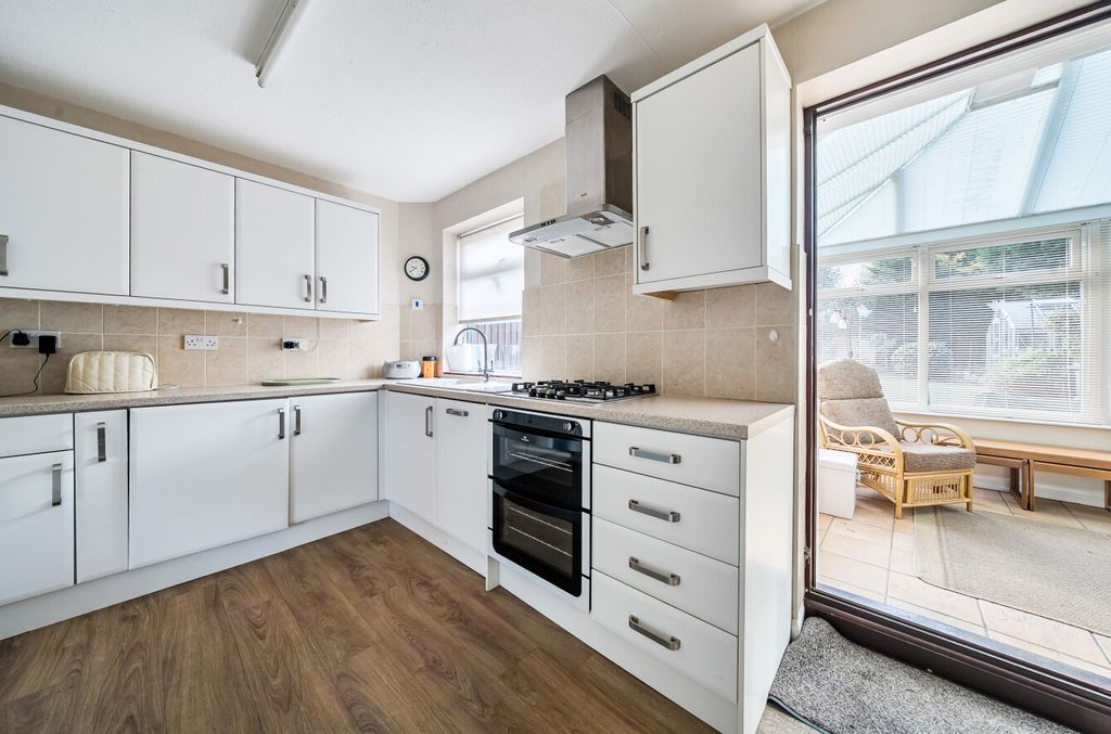 Property photo 3 of 20 1354850-14-68c860...