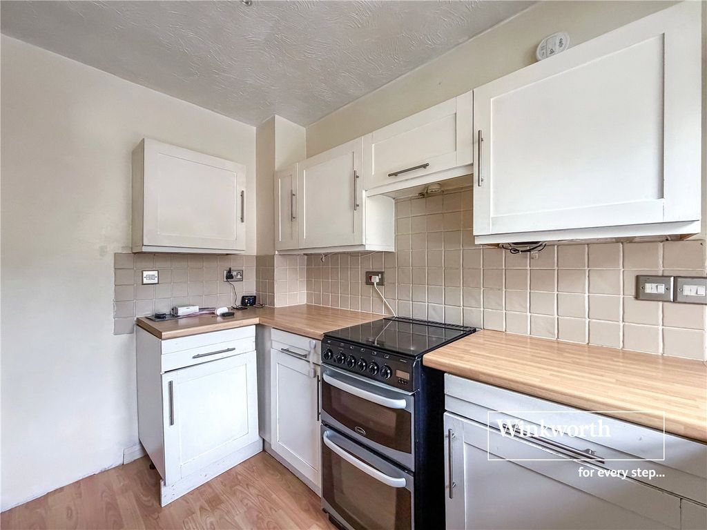 Property photo 3 of 10 Picture No. 21