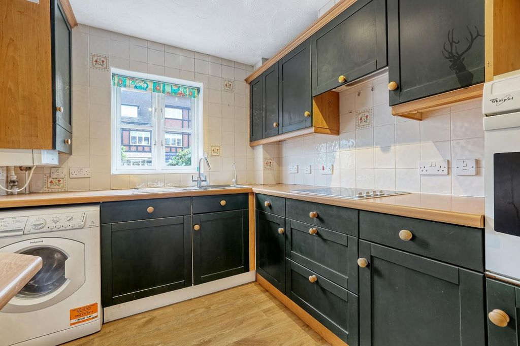 Property photo 2 of 14