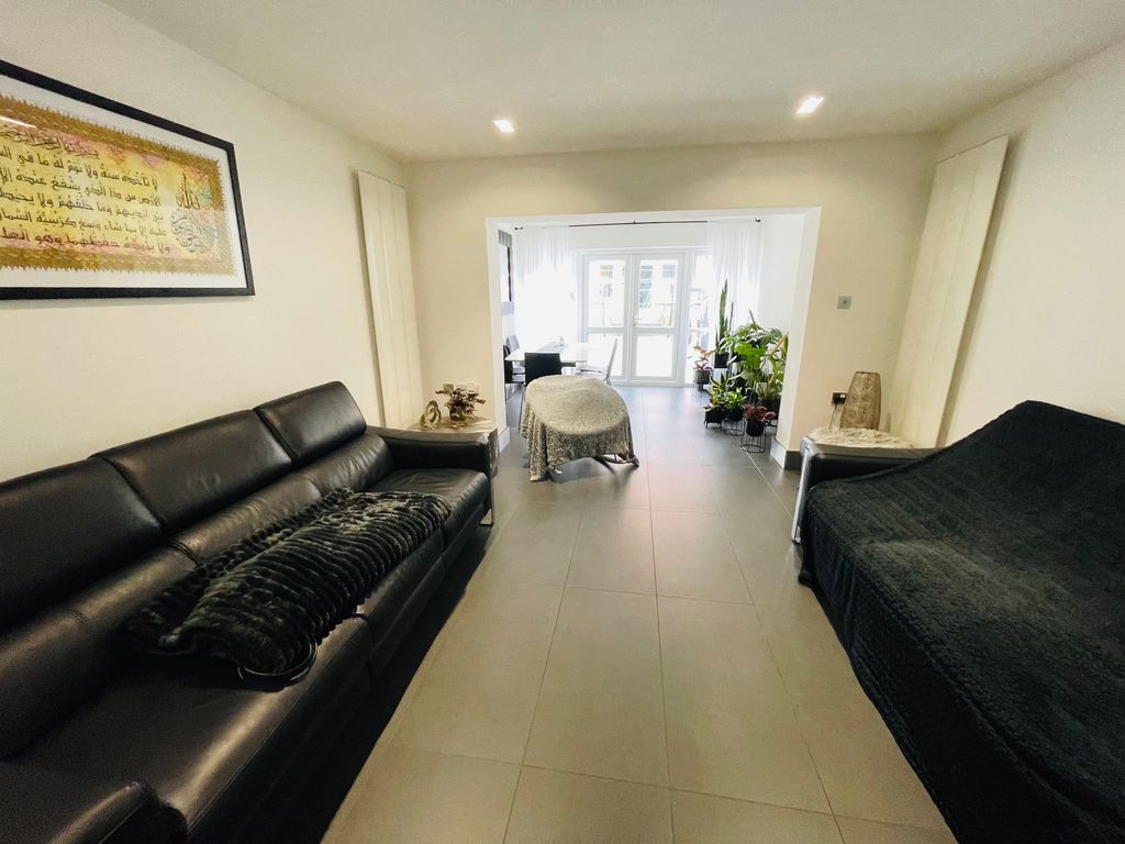 Property photo 3 of 17 Img_2220