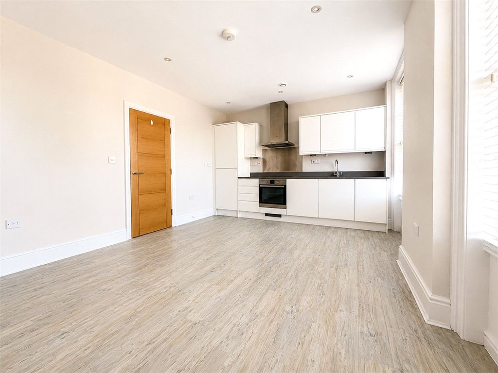 Property photo 3 of 6 Picture No. 17