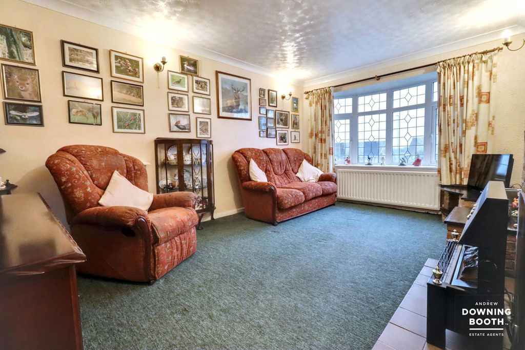 Property photo 2 of 28