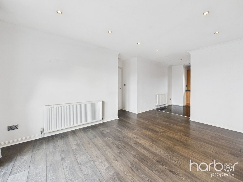 Property photo 3 of 15 4719495