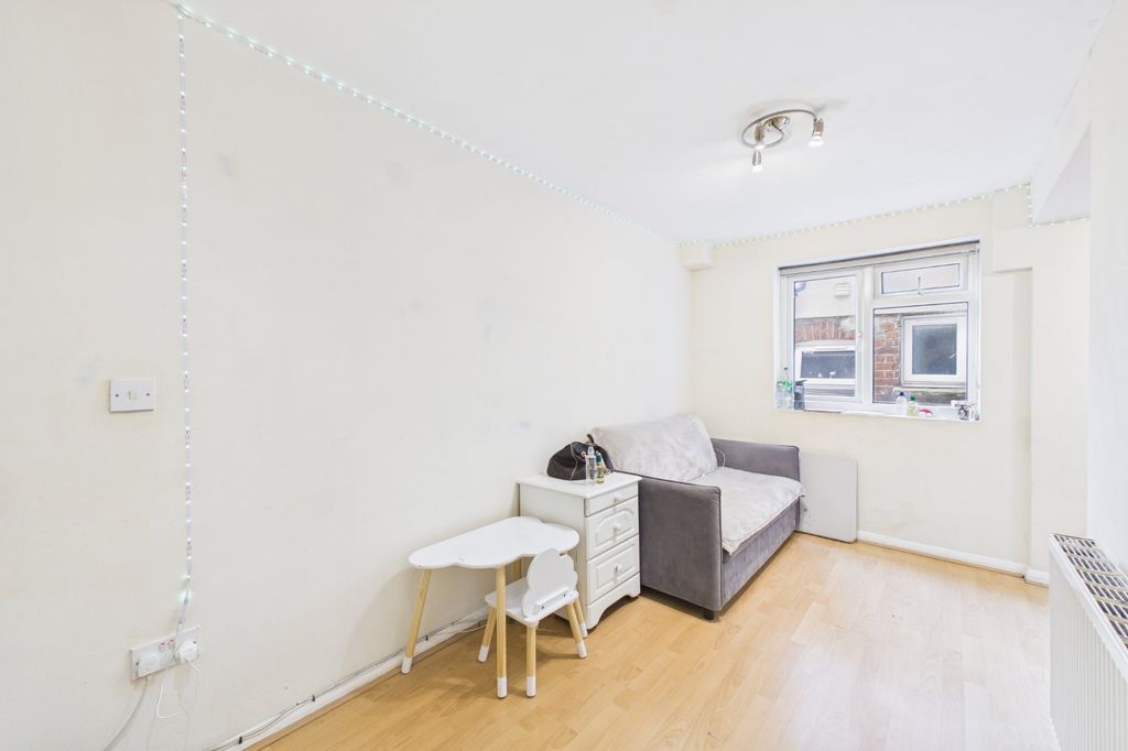 Property photo 2 of 6 Picture No. 01