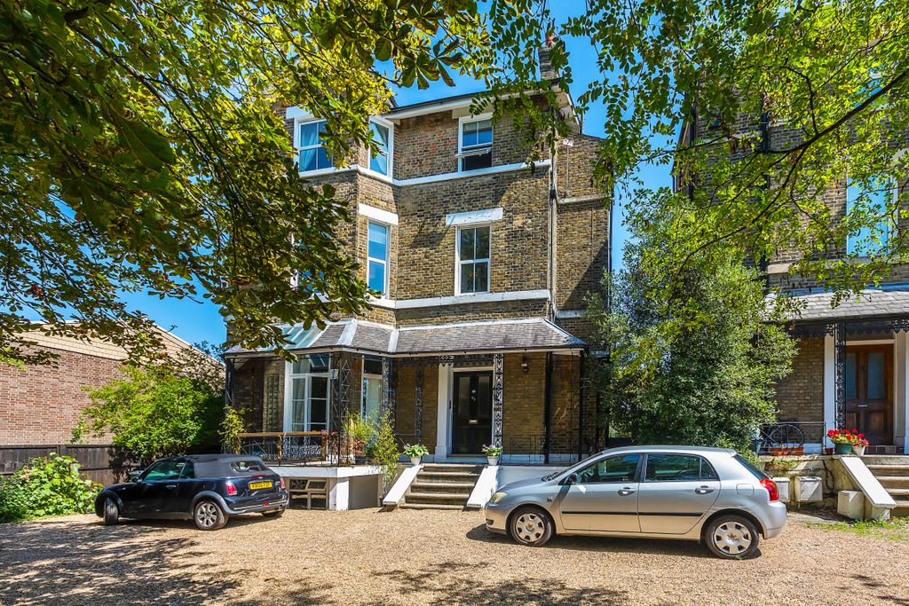 Property photo 1 of 11