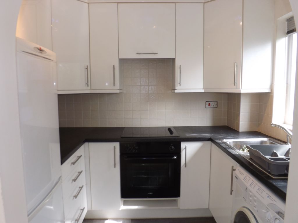 Property photo 1 of 6 Kitchen