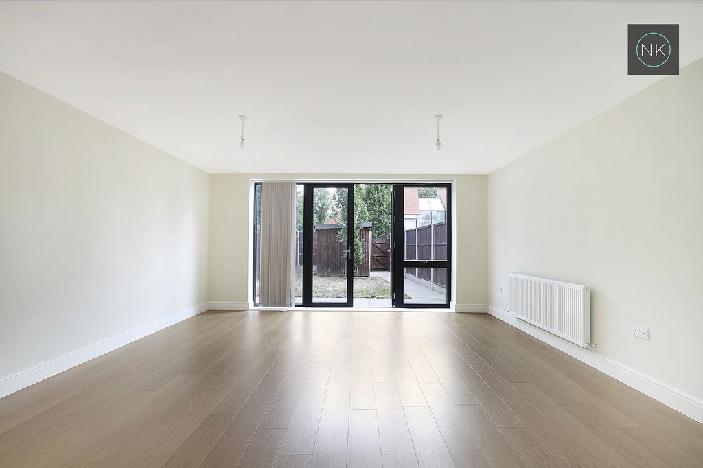 Property photo 3 of 22 4398517