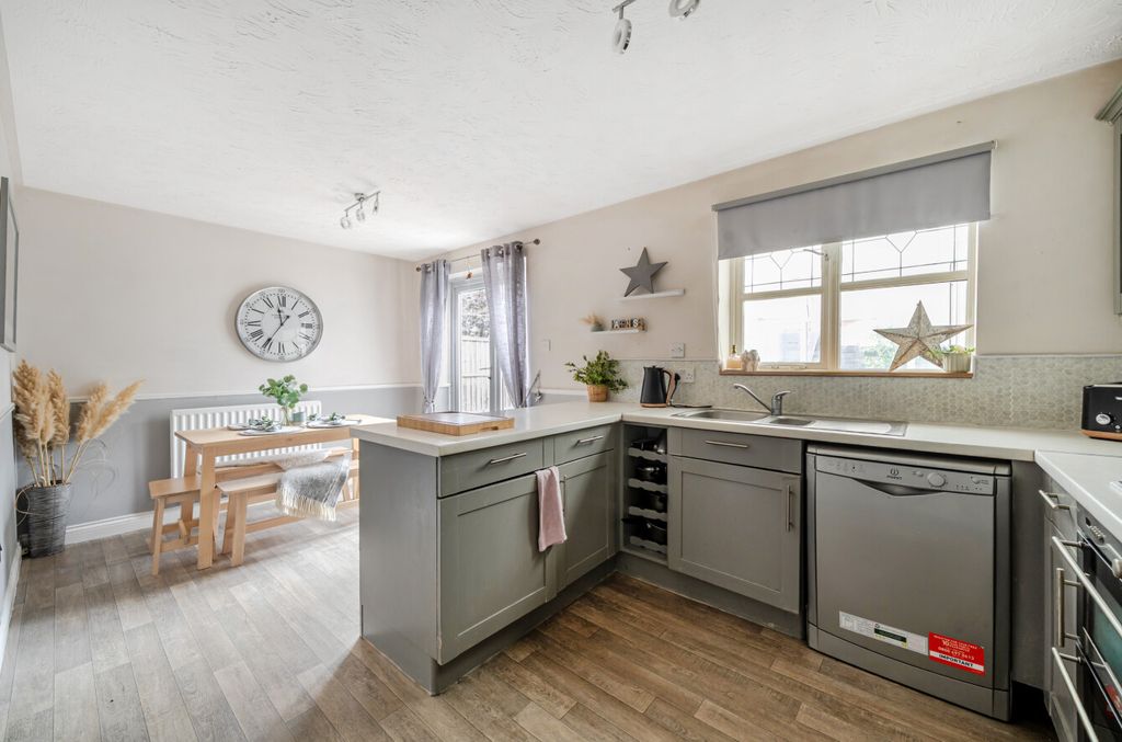 Property photo 3 of 21 1342224-17-68A6F8Ced3F76