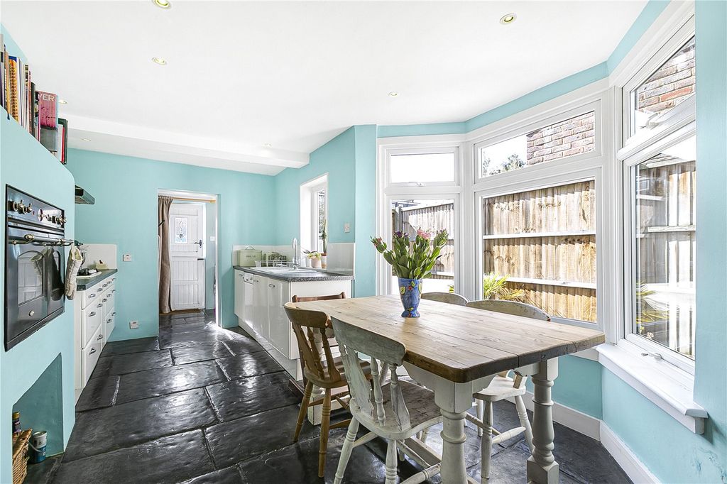 Property photo 3 of 16 Picture No. 14