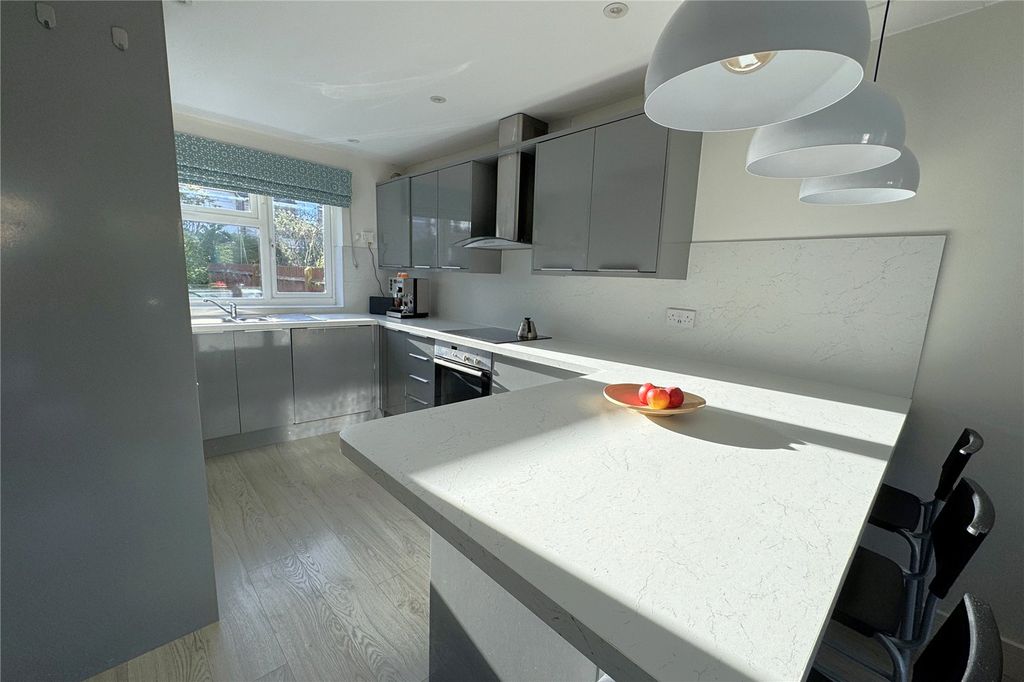 Property photo 3 of 18 Picture No. 14