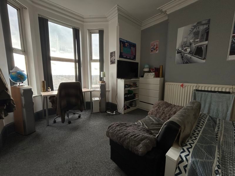 Property photo 3 of 8 Photo 8