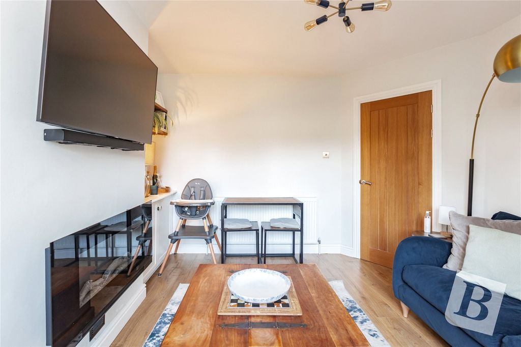 Property photo 2 of 12 Lounge/Diner