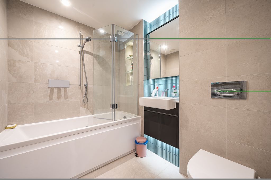 Property photo 2 of 16 Bathroom