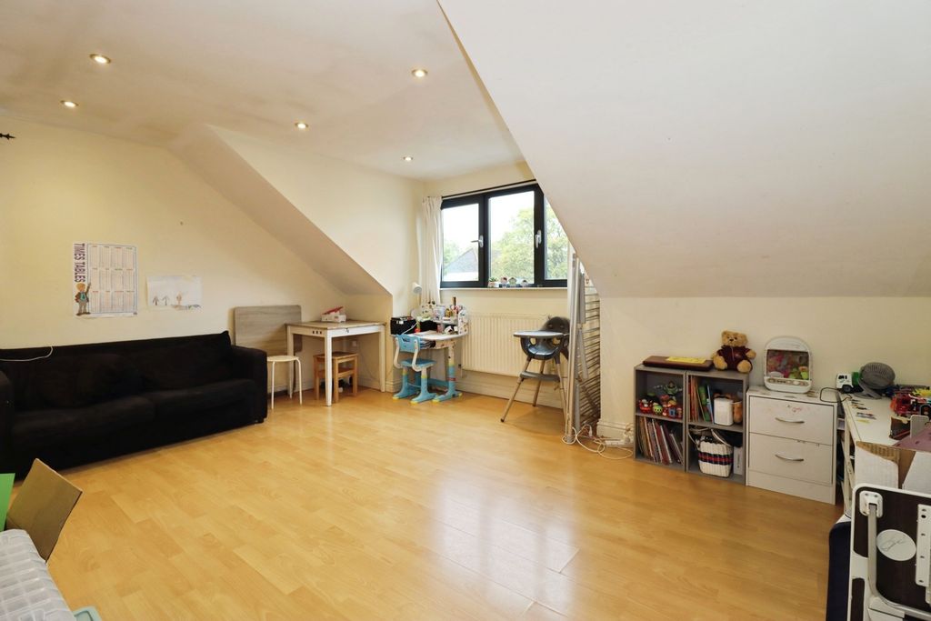 Property photo 2 of 10 Pbox-Img.Jpg
