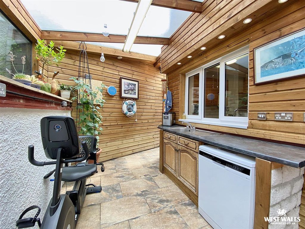 Additional image 20 of 3 bed detached house for salePier Road, Pembroke Dock SA72
