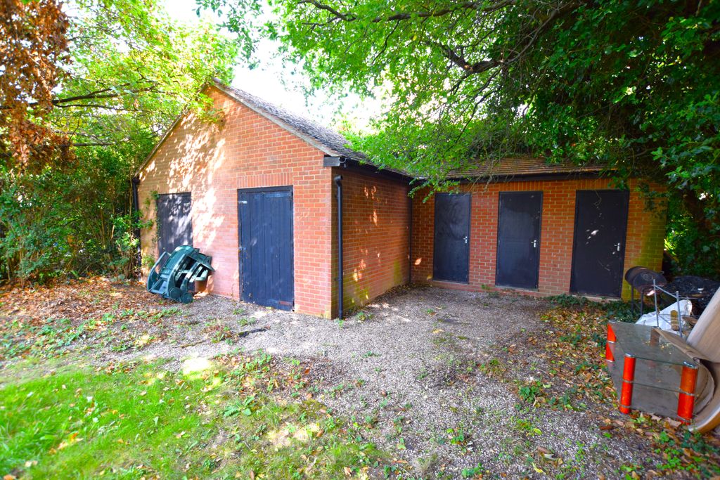 Property photo 3 of 17