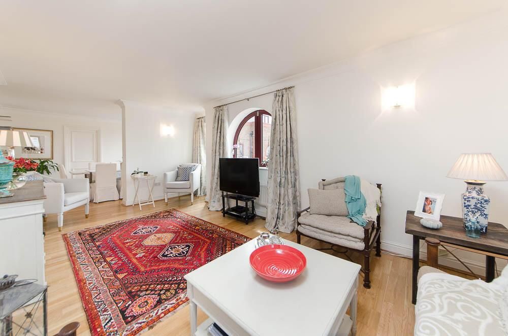 Property photo 2 of 13 5B53ee3Ffe97B04c907d55E98Bbb06E9.Jpeg