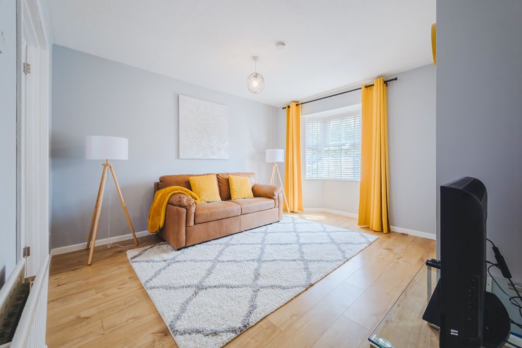 Property photo 2 of 27 5279633