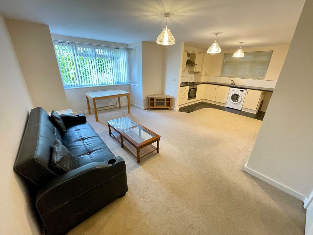 Property photo 2 of 8 4700422