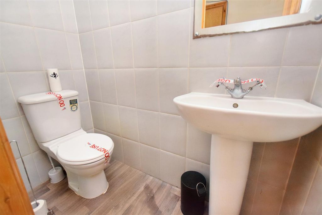 Property photo 2 of 7 W/C