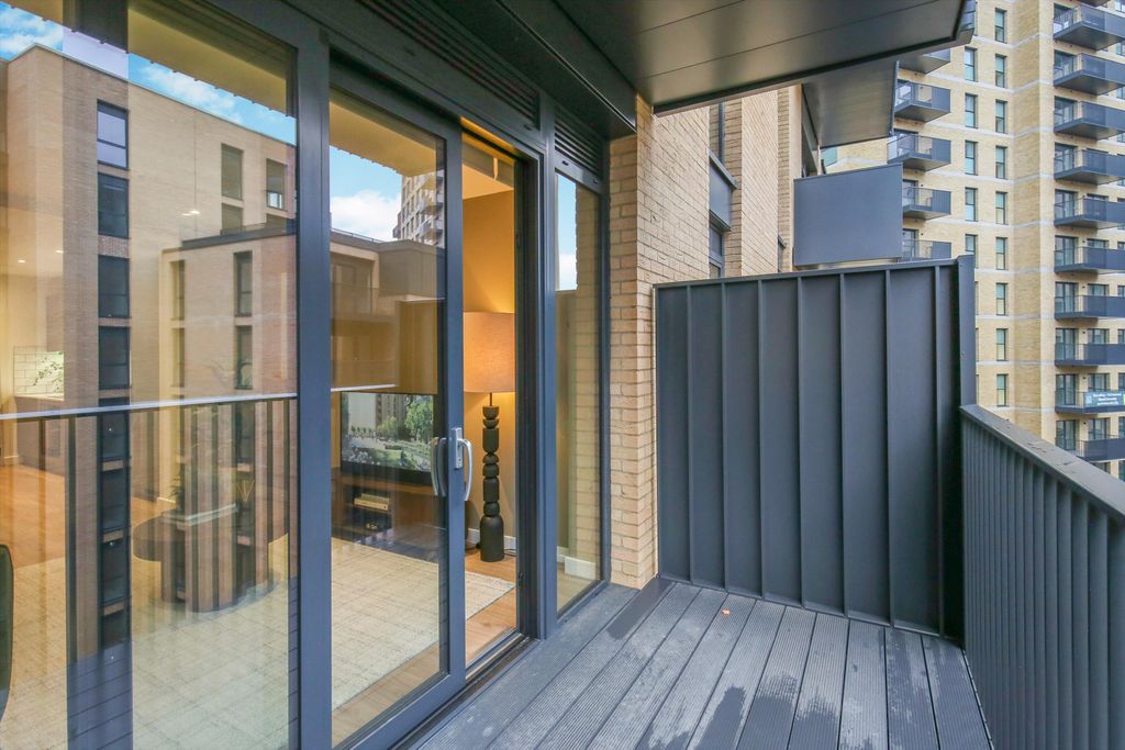 Property photo 2 of 28 Image