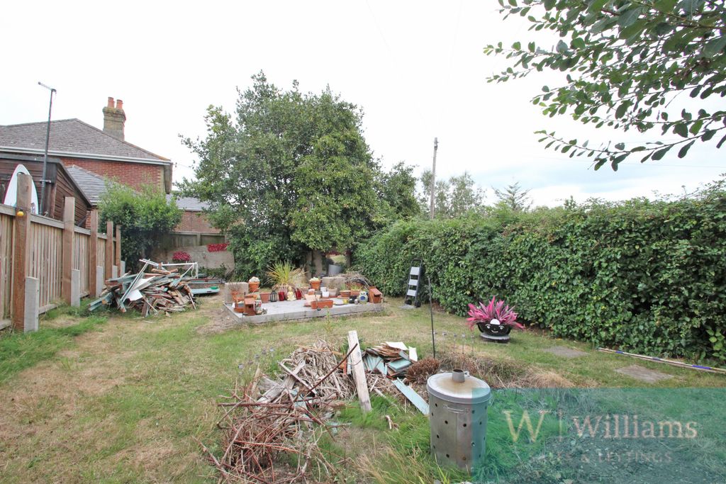 Property photo 2 of 14 Garden