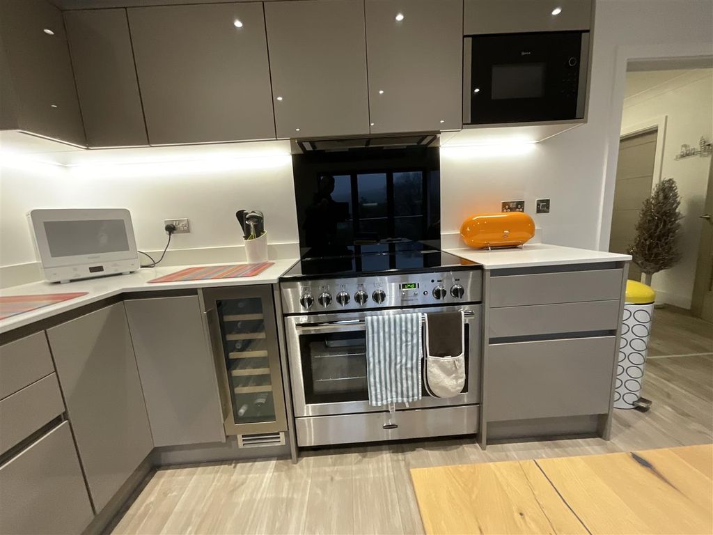 Property photo 3 of 37 Img_2507.Jpg