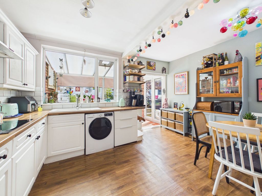 Property photo 3 of 24 Dining Kitchen