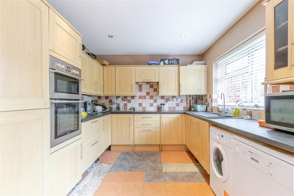 Property photo 2 of 23