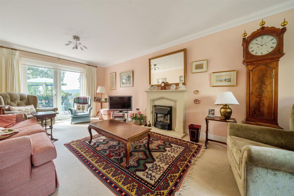 Property photo 3 of 19 Sitting Room