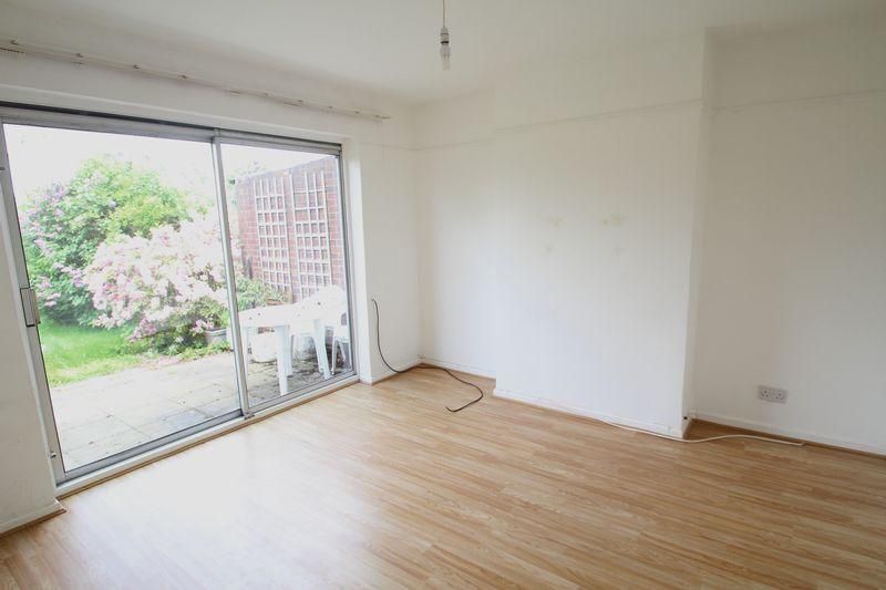 Property photo 2 of 8 Gallery