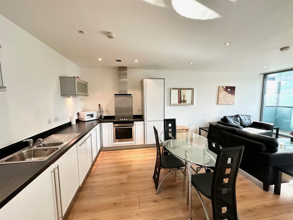 Property photo 2 of 13 Lounge Kitchen