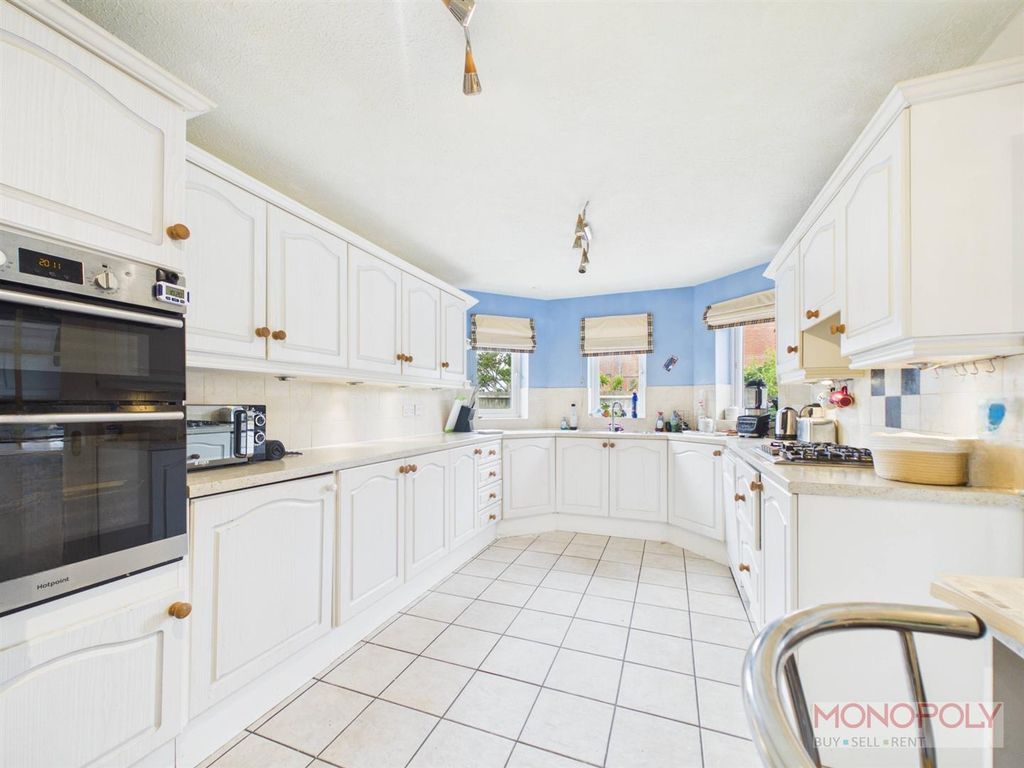 Property photo 3 of 17 Cam03815G0-Pr0460-Still020.Jpg